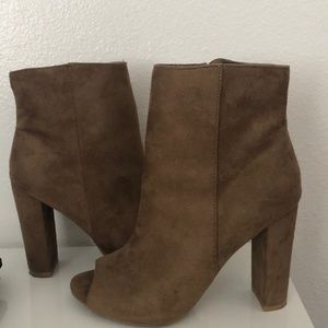 FASHION NOVA ANKLE BOTTIES